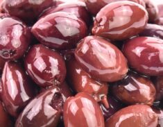 Pitted Kalamata olives
